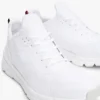 Zapatillas deportivas de estilo runner con materiales mixtos