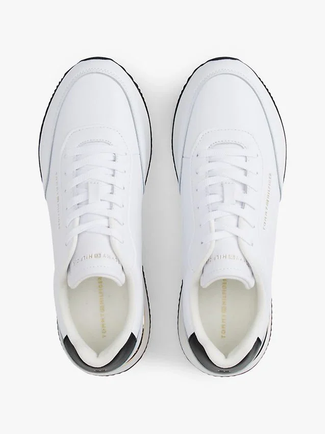 Zapatillas deportivas de piel con detalles metalizados Zapatillas deportivas de piel con detalles metalizados